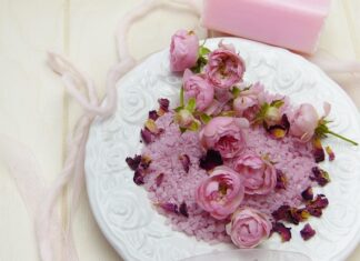 Co robi fryzjer gdy klient ma wszy?