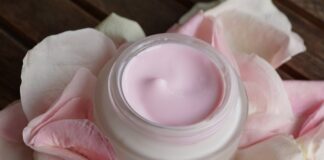 Czy po serum trzeba nałożyć krem na noc?