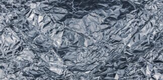 Jak owijać folią aluminiową nóg?